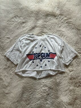 Top Gun Red White and Blue Graphic Print Cropped T-Shirt